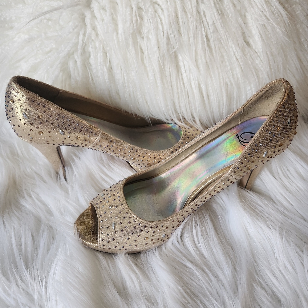 Gold Sparkle Heels ✨️
